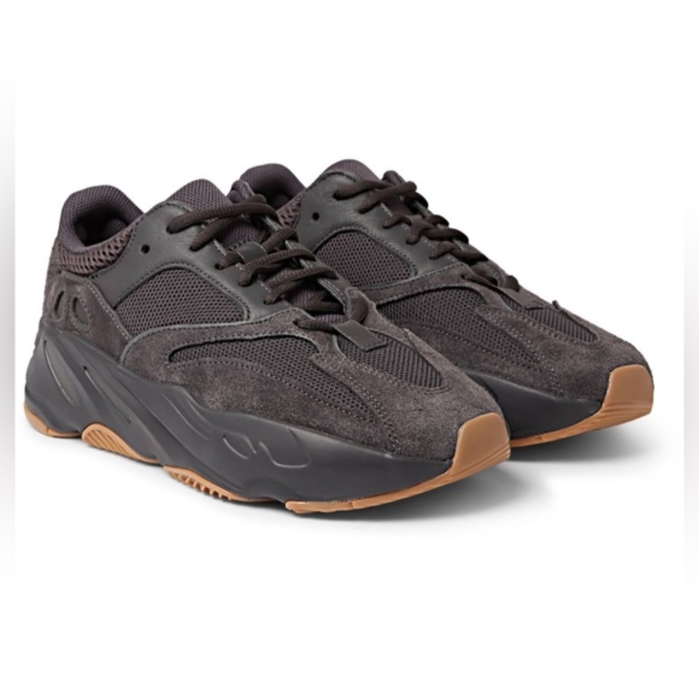 YEEZY BOOST 700 - utility black